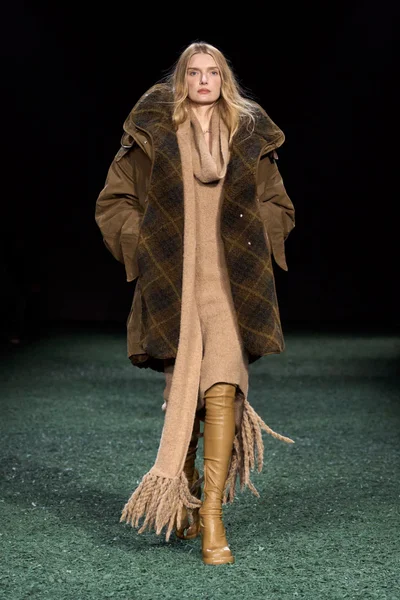 Look 27